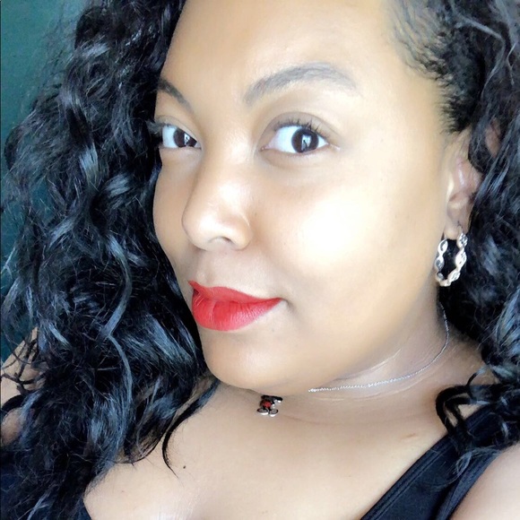 Meet Your Posher - Picture 5 of 5